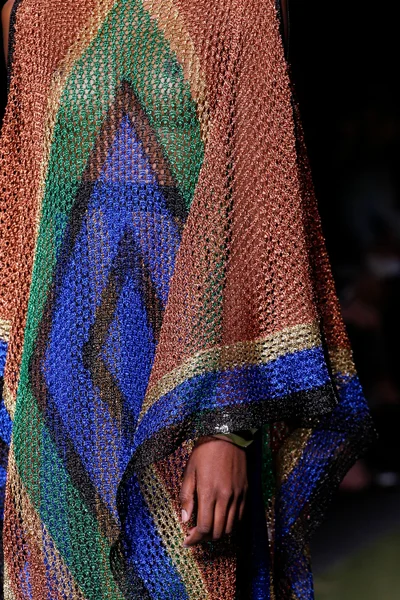 Look 28